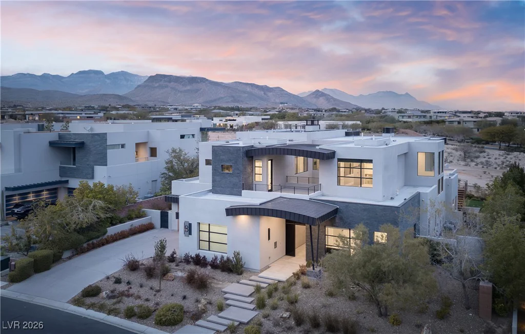 8 Sun Glow, Las Vegas, NV 89135