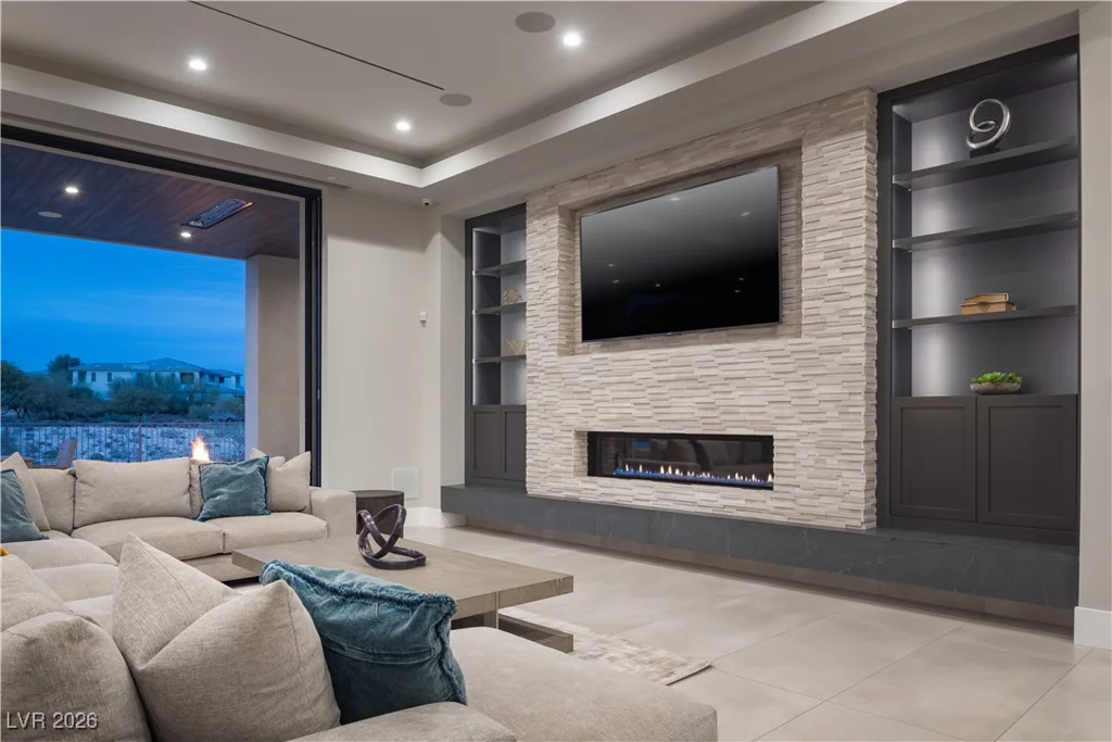 8 Sun Glow, Las Vegas, NV 89135