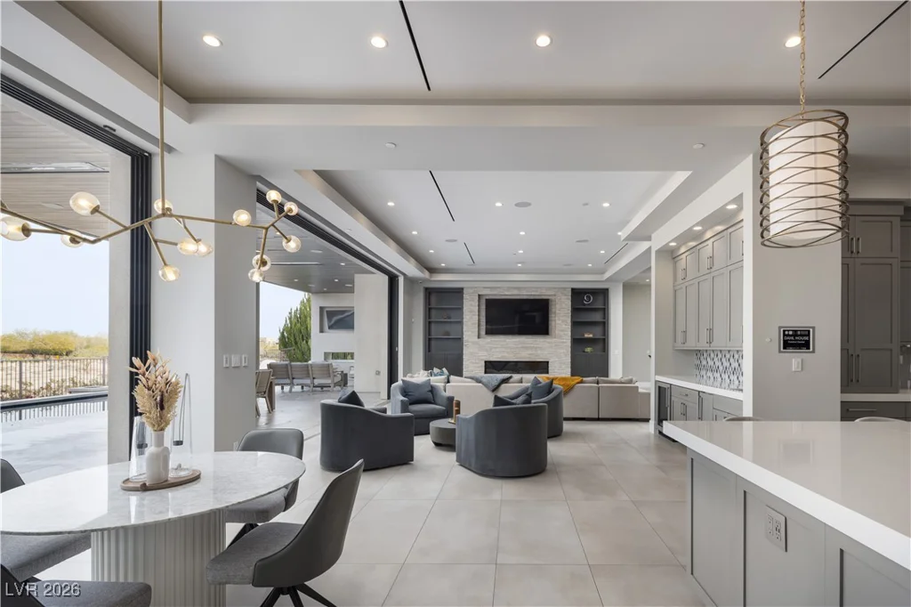 8 Sun Glow, Las Vegas, NV 89135