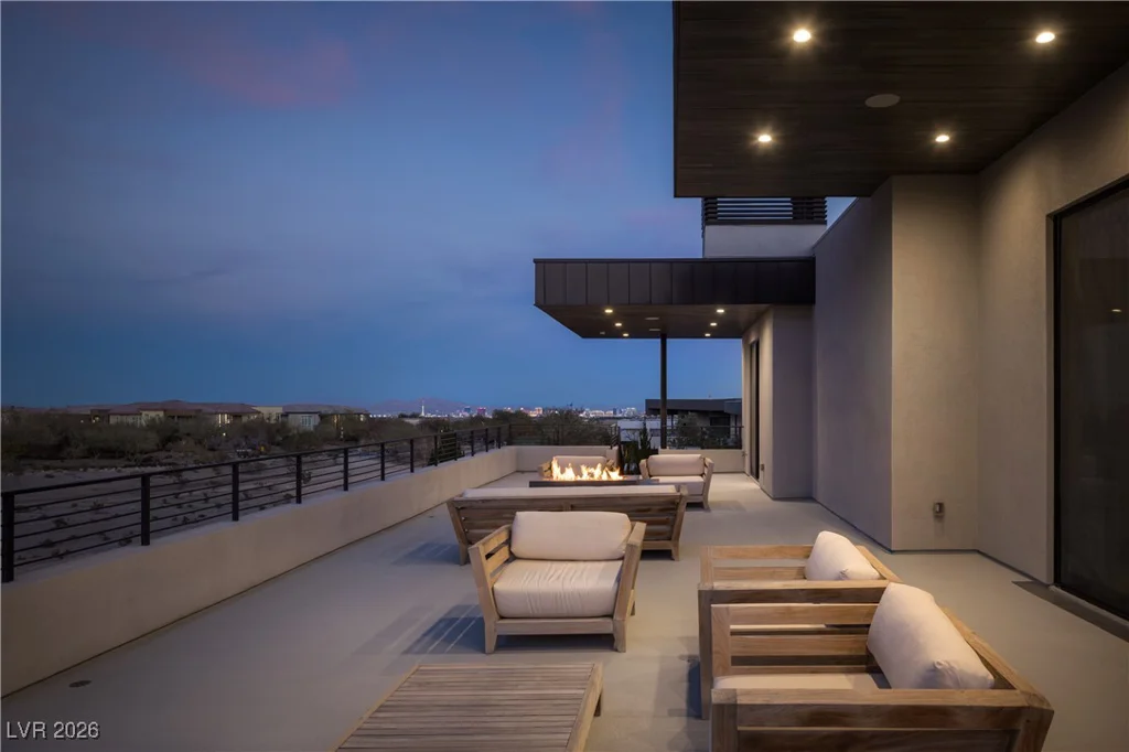 8 Sun Glow, Las Vegas, NV 89135