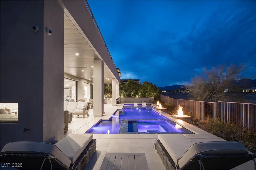 8 Sun Glow, Las Vegas, NV 89135