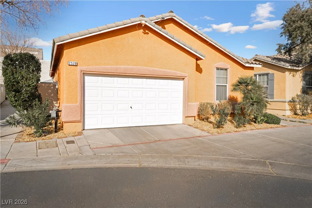 2528 Living Rock, Las Vegas, NV 89106