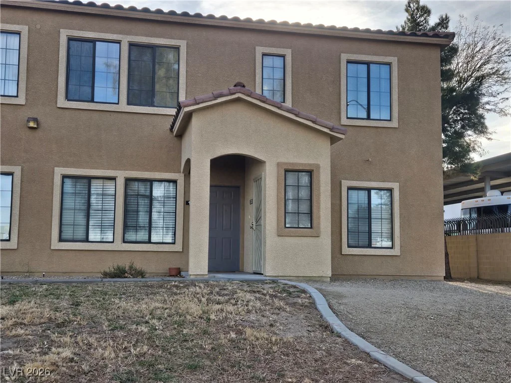 2011 Sue, Las Vegas, NV 89108