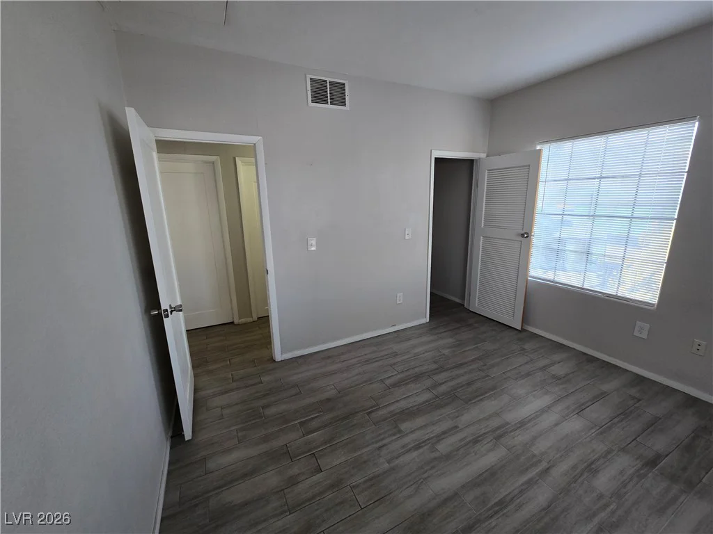 2011 Sue, Las Vegas, NV 89108