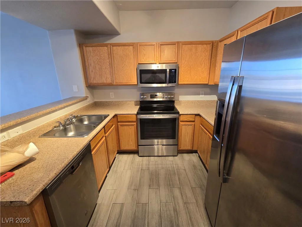 2011 Sue, Las Vegas, NV 89108