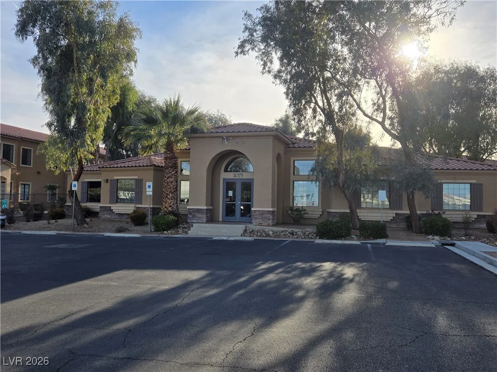 2011 Sue, Las Vegas, NV 89108
