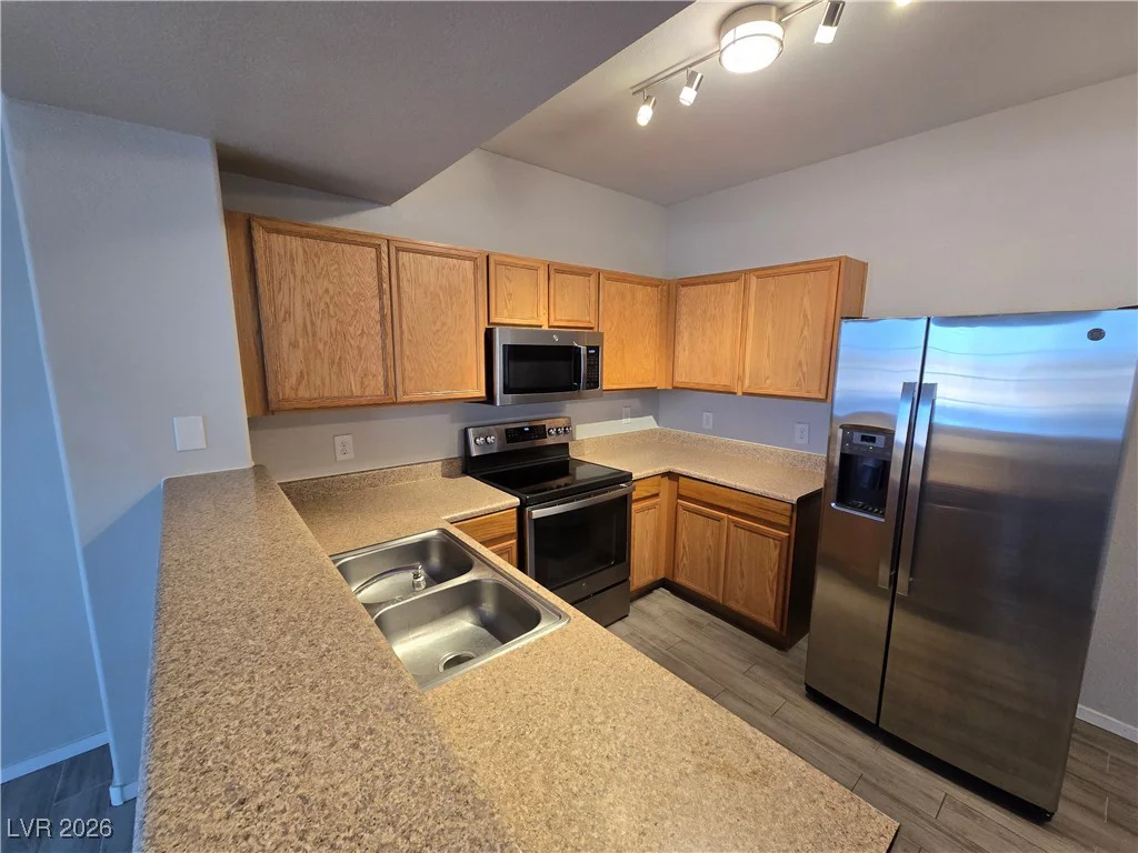 2011 Sue, Las Vegas, NV 89108
