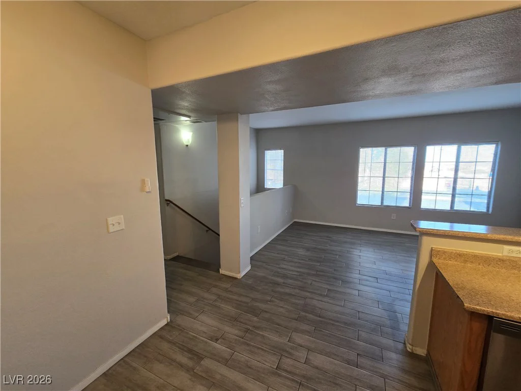2011 Sue, Las Vegas, NV 89108