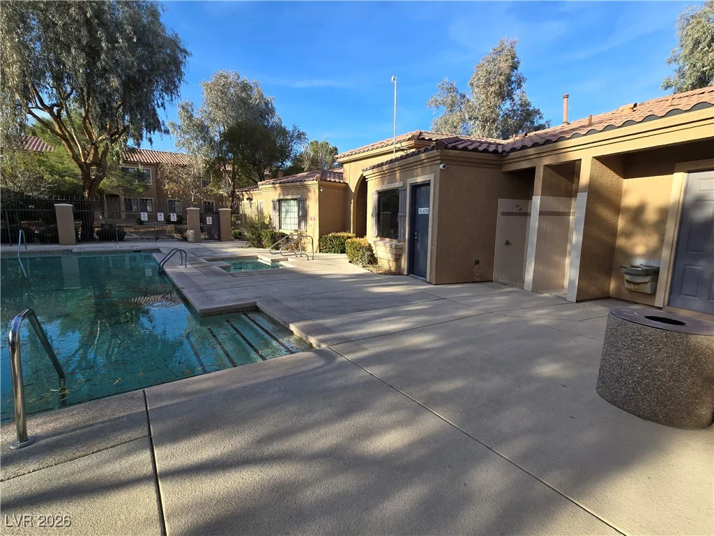 2011 Sue, Las Vegas, NV 89108