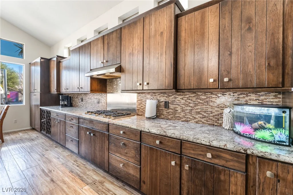 2766 Glen Port, Las Vegas, NV 89135