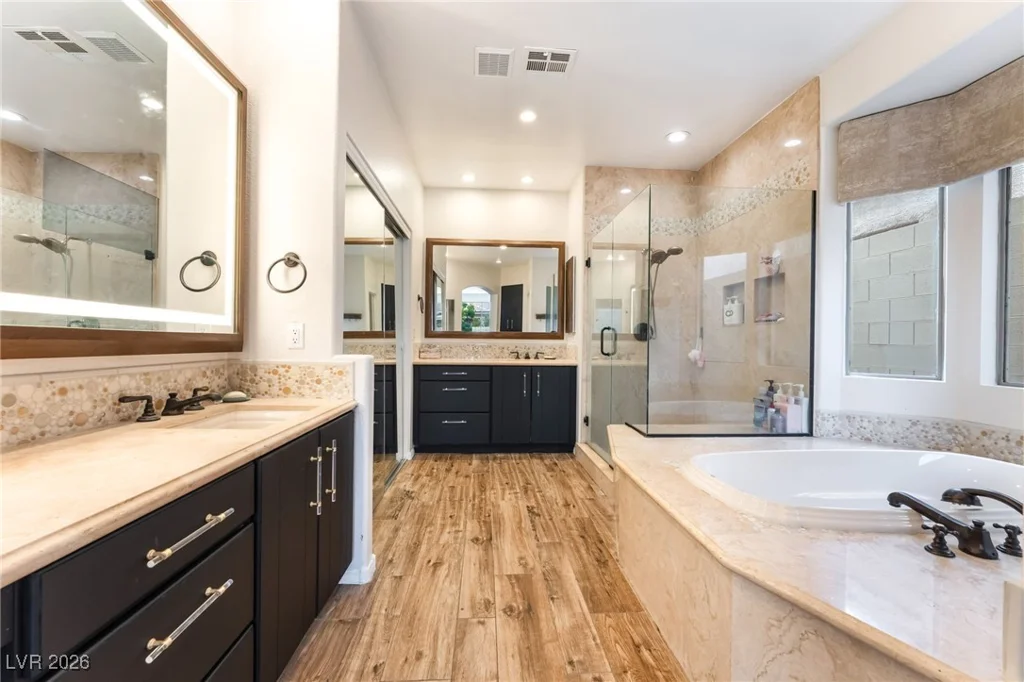 2766 Glen Port, Las Vegas, NV 89135