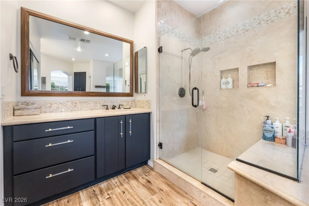 2766 Glen Port, Las Vegas, NV 89135