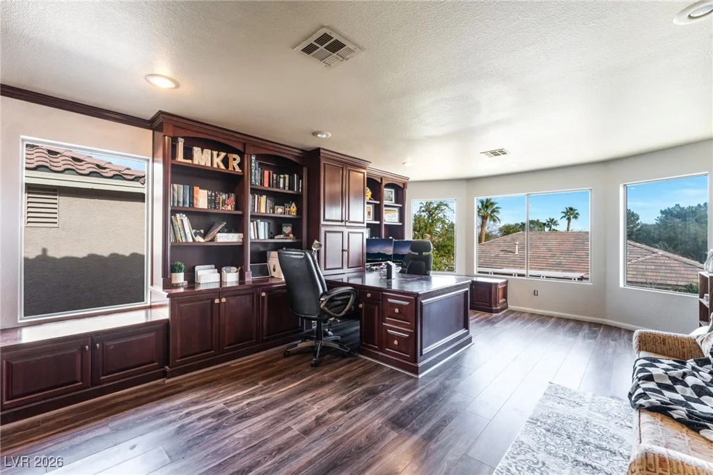 2766 Glen Port, Las Vegas, NV 89135