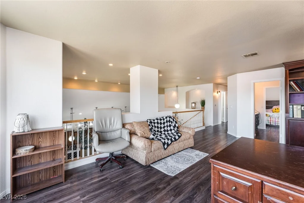 2766 Glen Port, Las Vegas, NV 89135