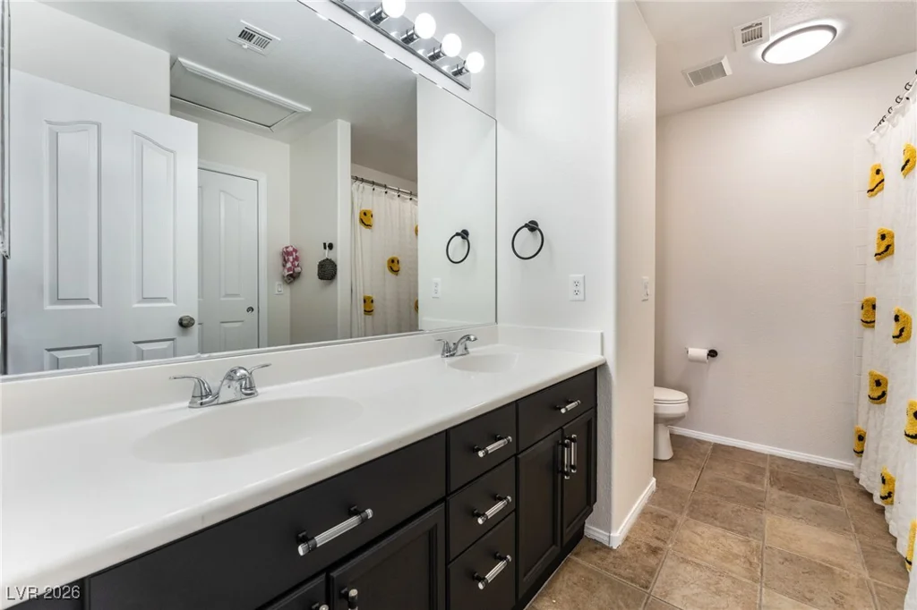 2766 Glen Port, Las Vegas, NV 89135