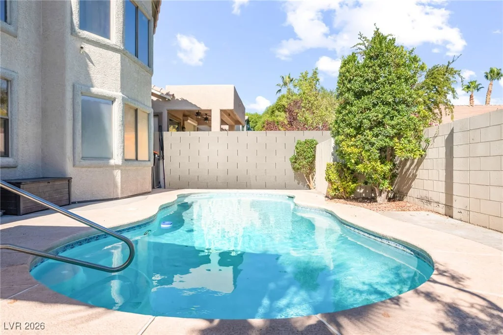2766 Glen Port, Las Vegas, NV 89135