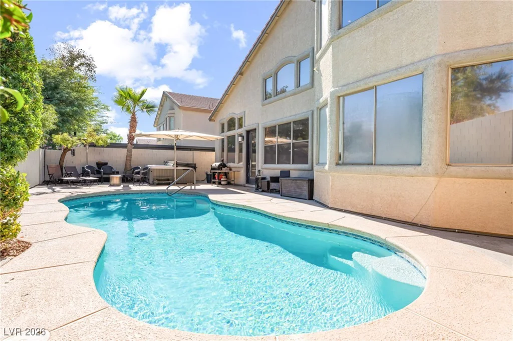 2766 Glen Port, Las Vegas, NV 89135
