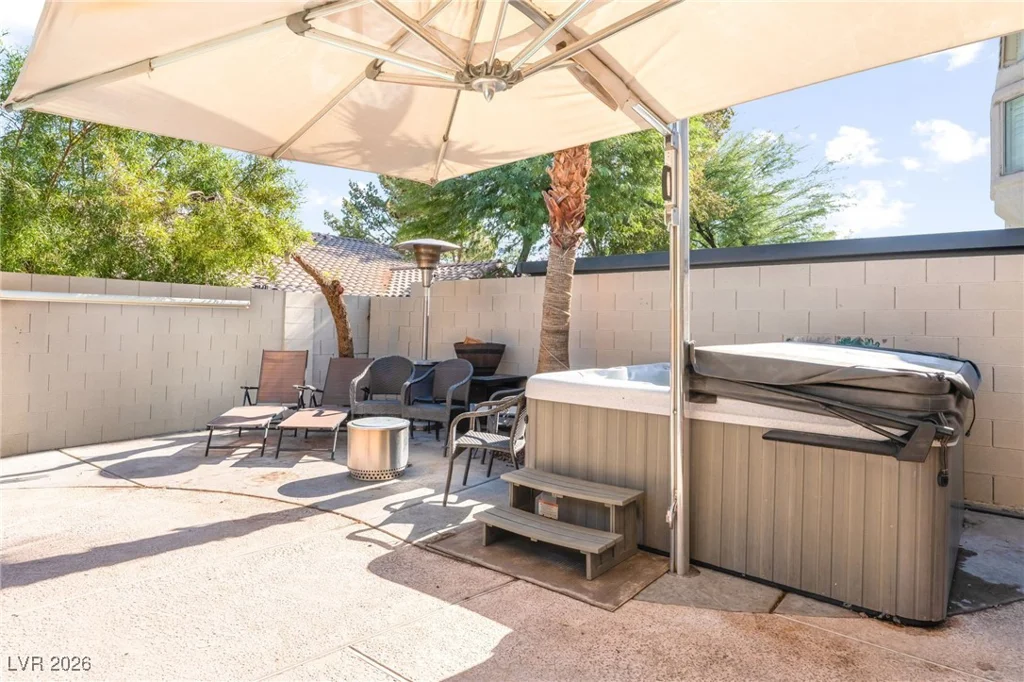 2766 Glen Port, Las Vegas, NV 89135