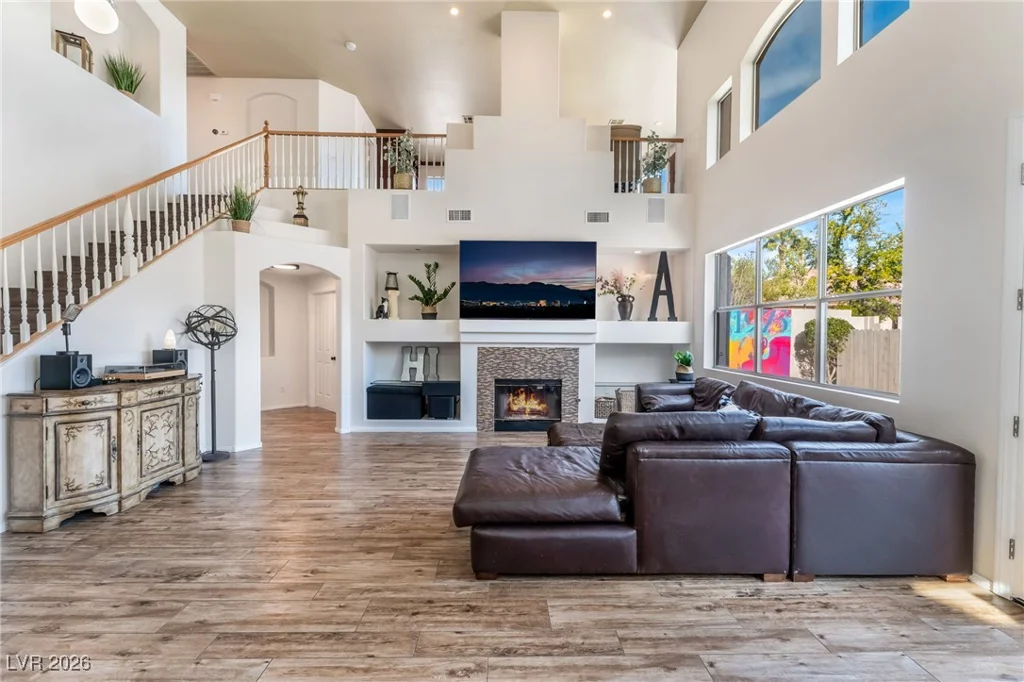 2766 Glen Port, Las Vegas, NV 89135