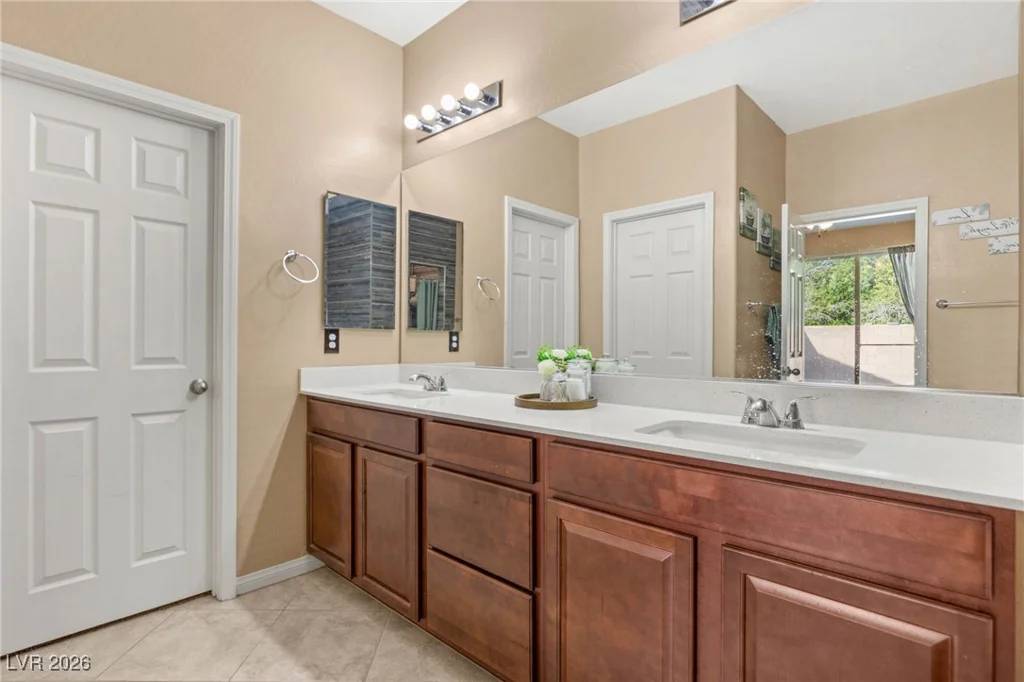 5776 Silver Cascade, Las Vegas, NV 89131