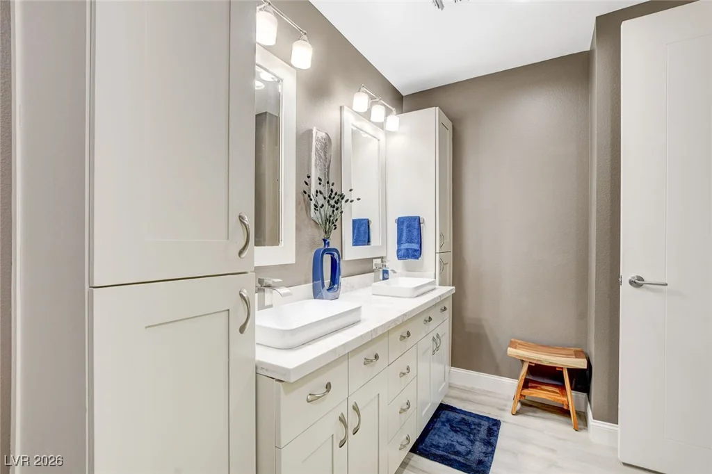 4525 Dean Martin, Las Vegas, NV 89103