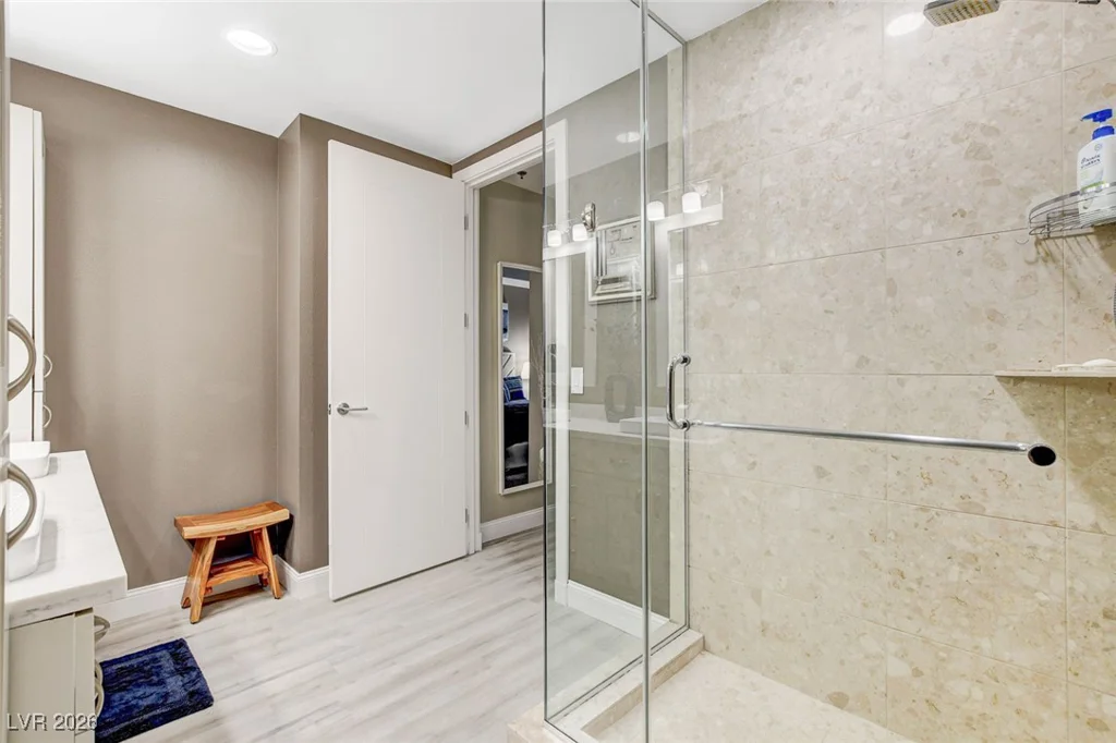 4525 Dean Martin, Las Vegas, NV 89103