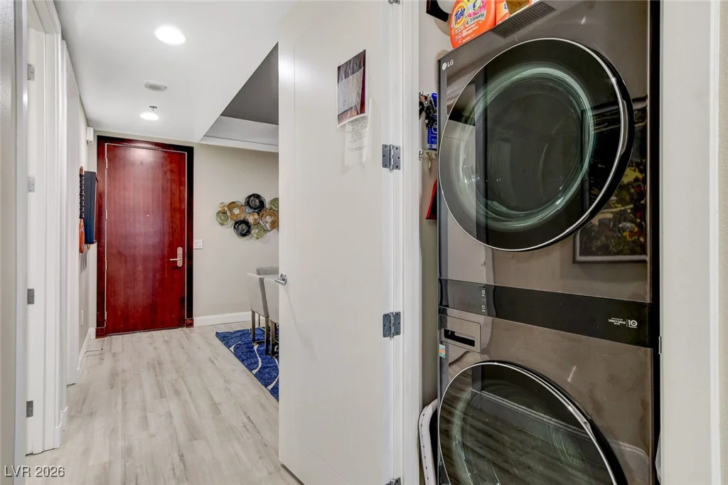 4525 Dean Martin, Las Vegas, NV 89103