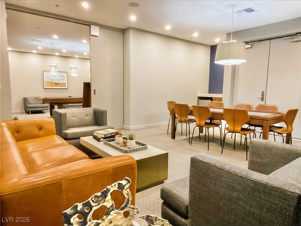 4525 Dean Martin, Las Vegas, NV 89103