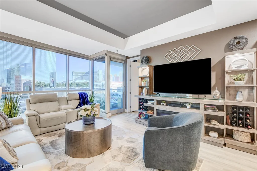4525 Dean Martin, Las Vegas, NV 89103