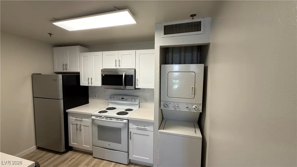 1381 University, Las Vegas, NV 89119