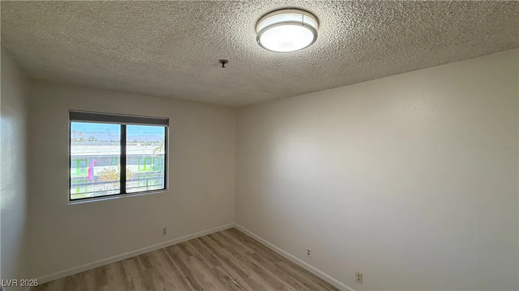 1381 University, Las Vegas, NV 89119