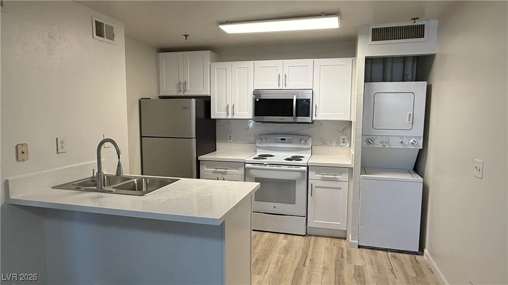 1381 University, Las Vegas, NV 89119