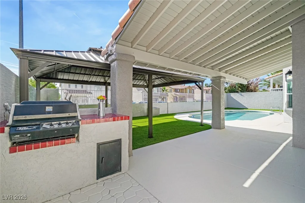 9651 Stoney Creek, Las Vegas, NV 89117