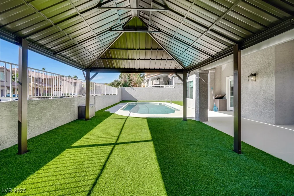 9651 Stoney Creek, Las Vegas, NV 89117