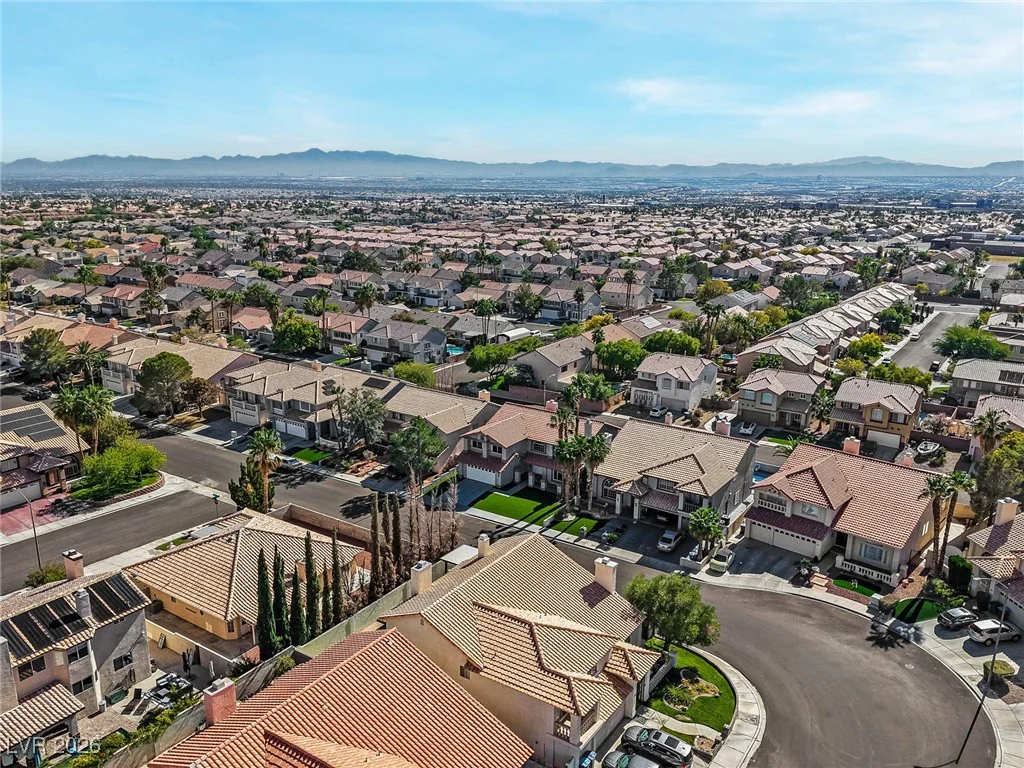 9651 Stoney Creek, Las Vegas, NV 89117