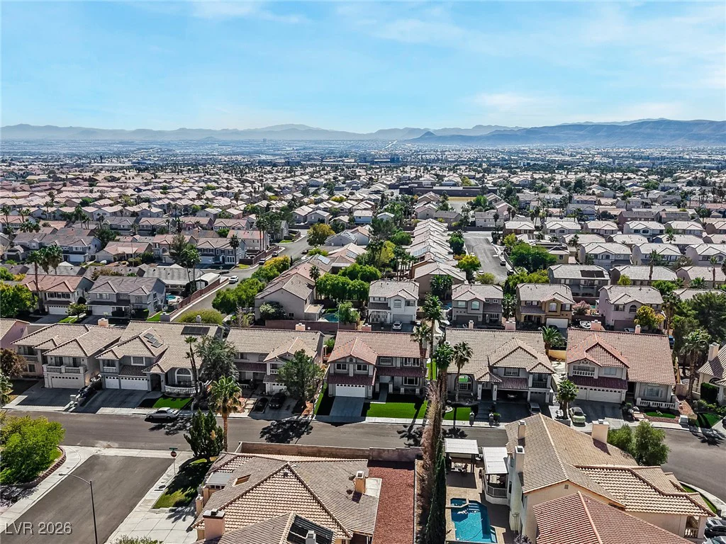 9651 Stoney Creek, Las Vegas, NV 89117