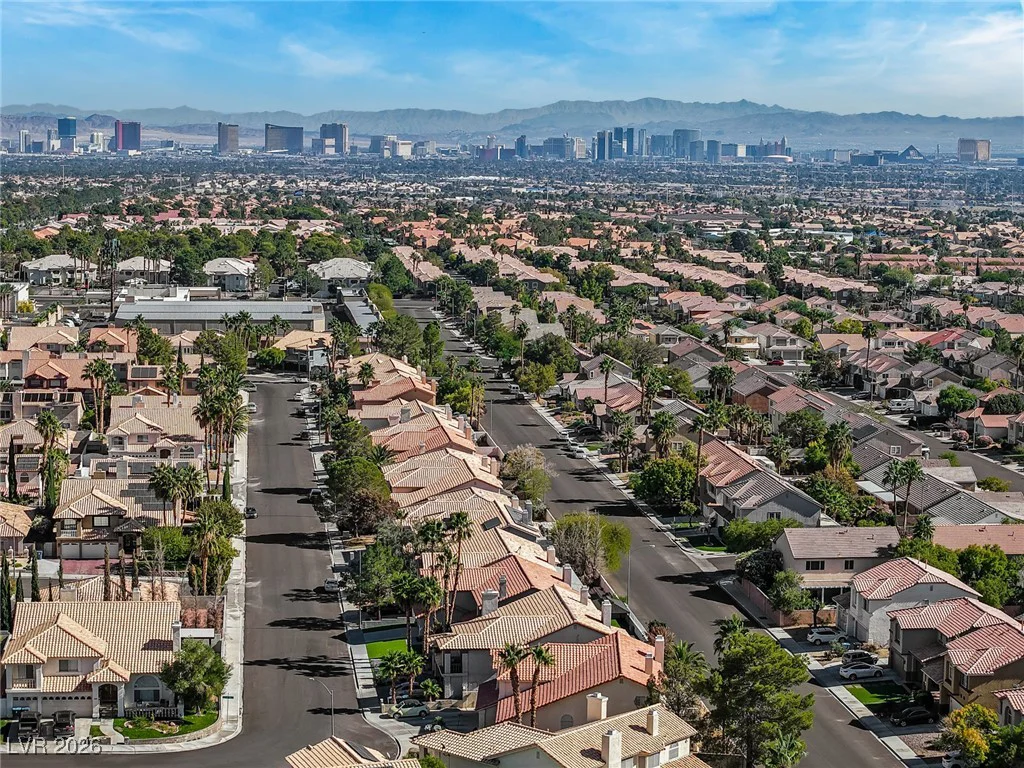 9651 Stoney Creek, Las Vegas, NV 89117