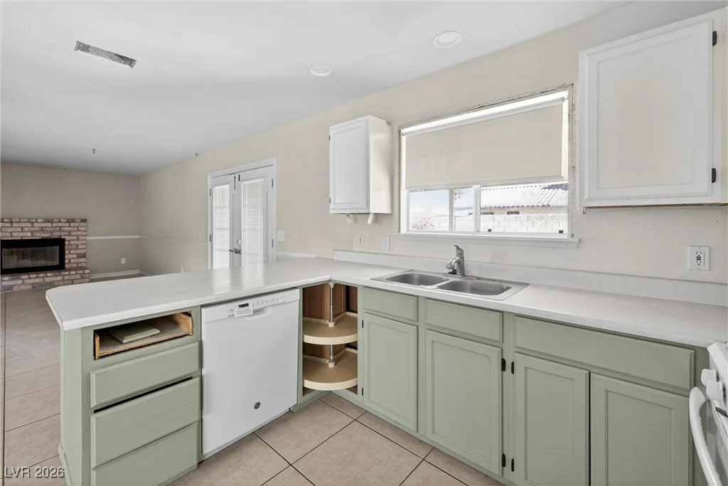 713 Strawberry, Henderson, NV 89002
