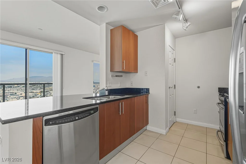 200 Sahara, Las Vegas, NV 89102