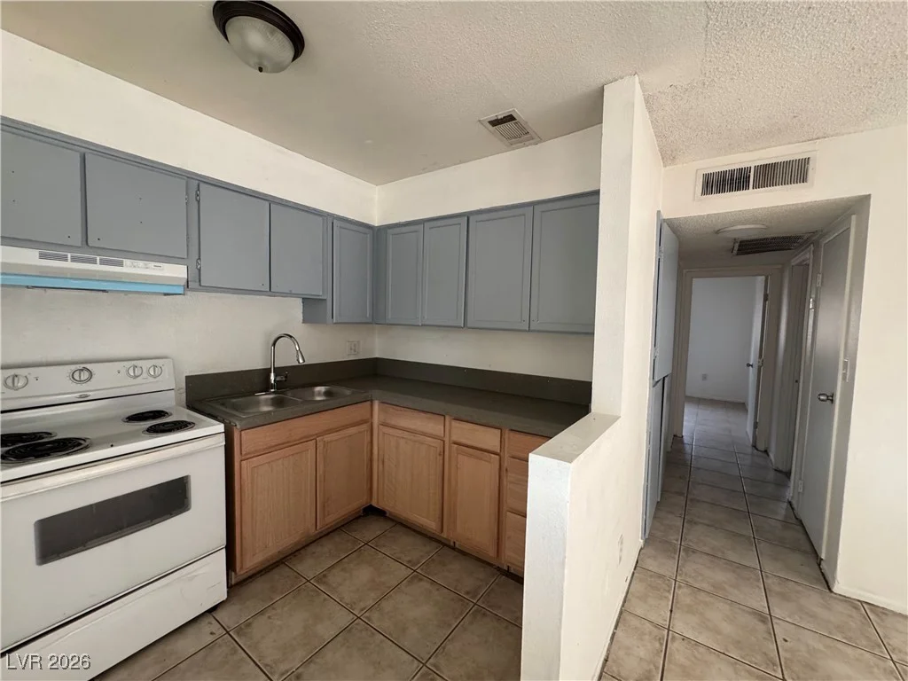 2220 Lamb, Las Vegas, NV 89115
