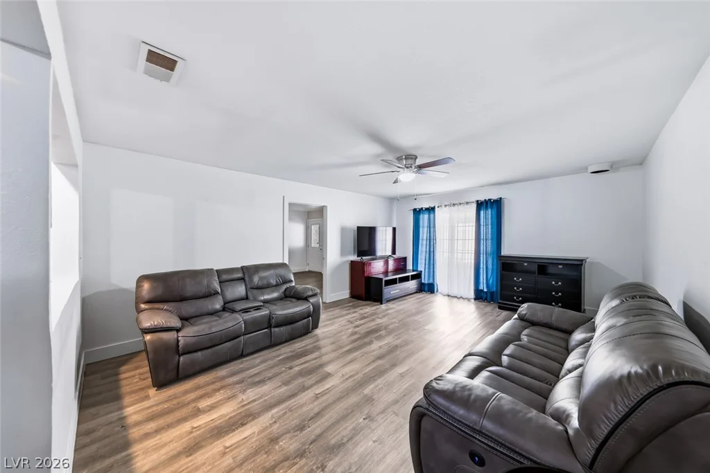3068 Topaz, Las Vegas, NV 89121