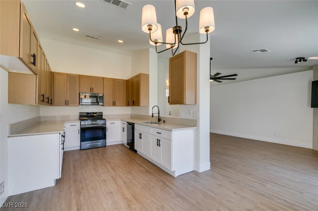 3921 Gaston, North Las Vegas, NV 89032