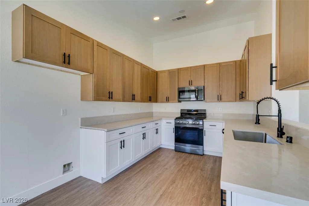 3921 Gaston, North Las Vegas, NV 89032
