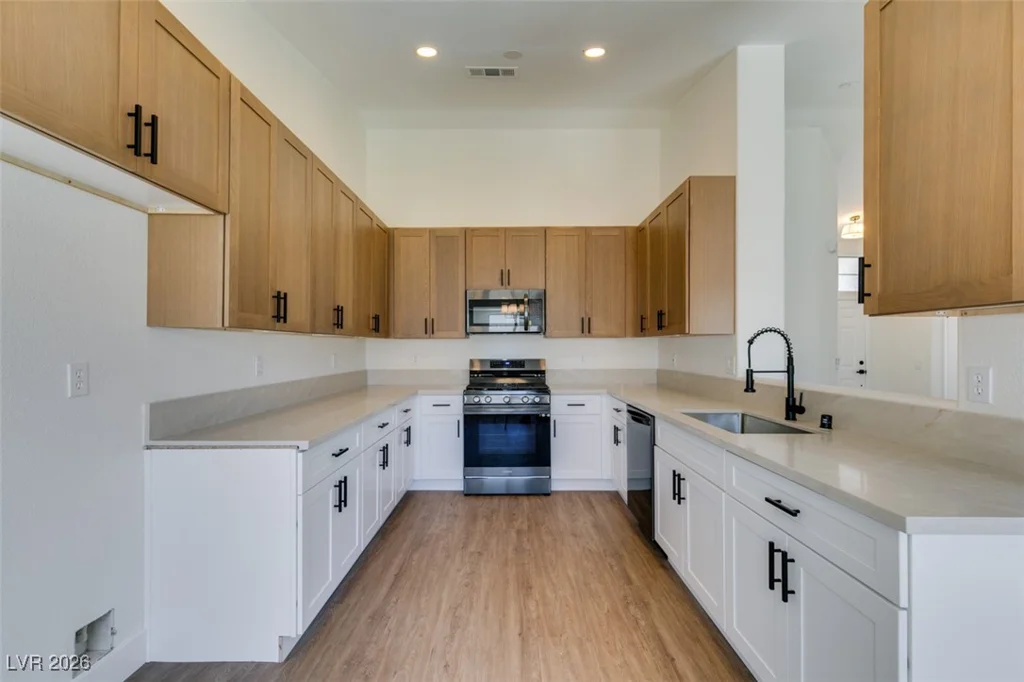 3921 Gaston, North Las Vegas, NV 89032
