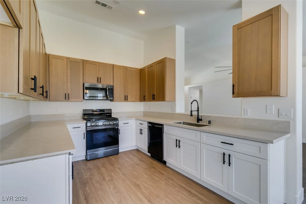 3921 Gaston, North Las Vegas, NV 89032