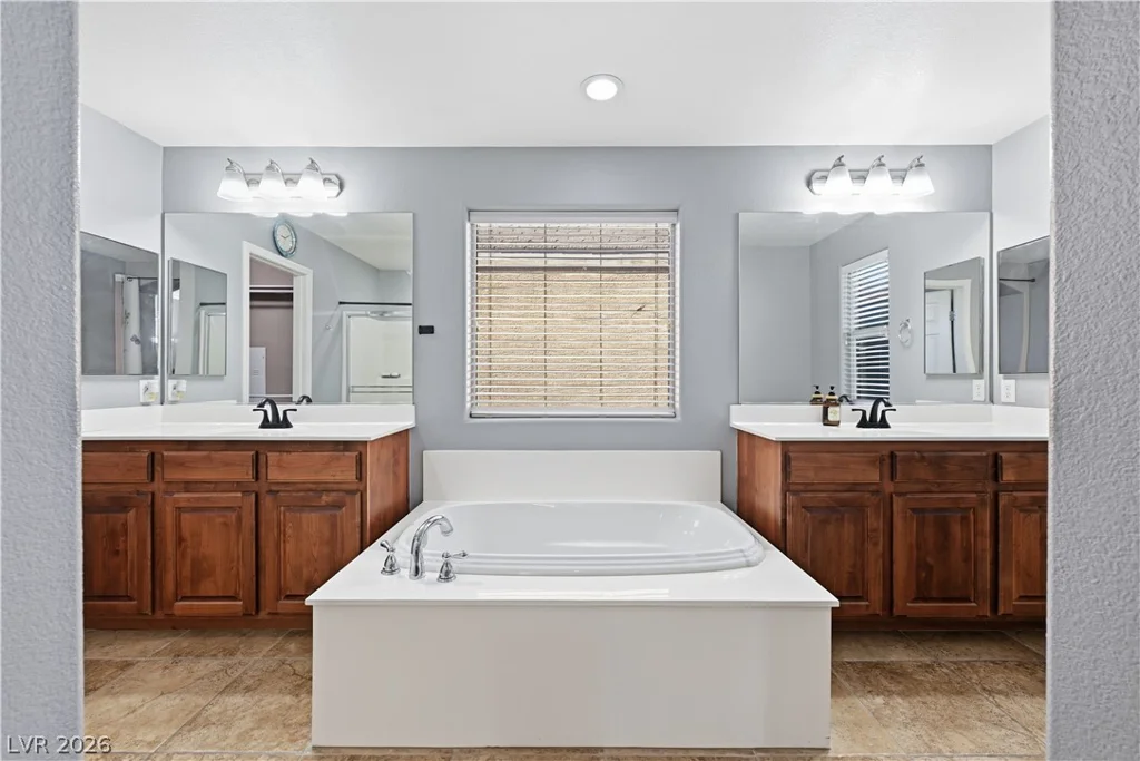 10594 Verona Wood, Las Vegas, NV 89141
