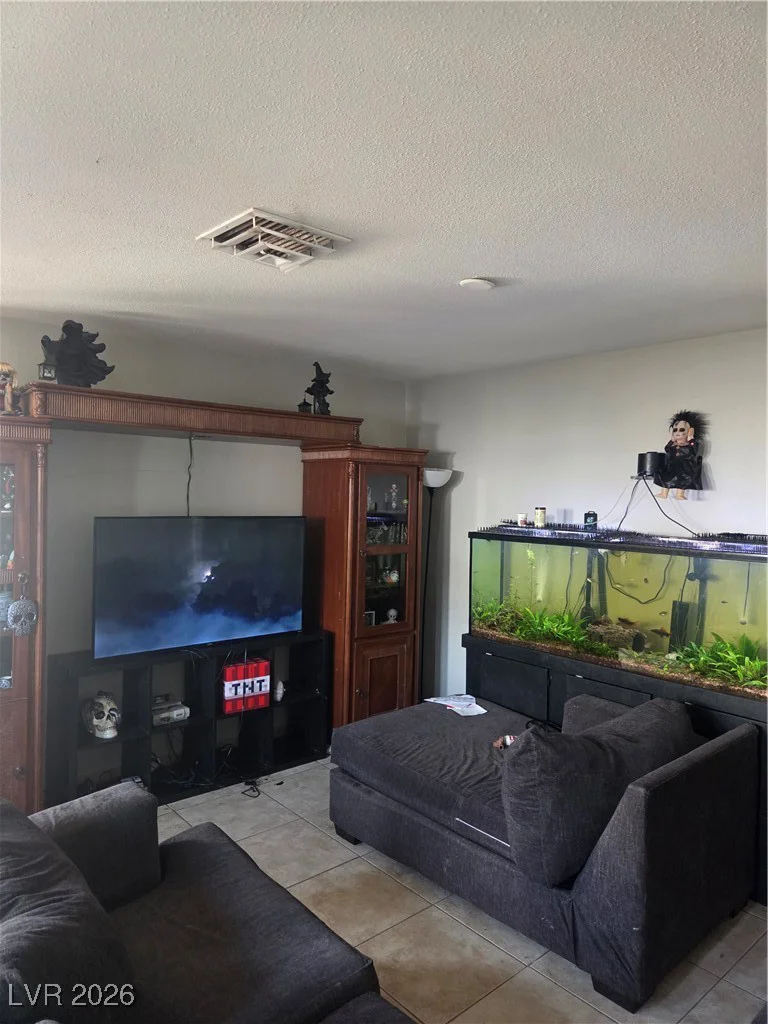7009 Mountain Meadow, Las Vegas, NV 89147