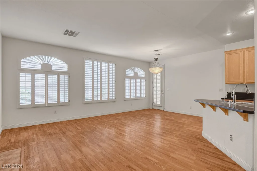 983 Coatbridge, Las Vegas, NV 89145
