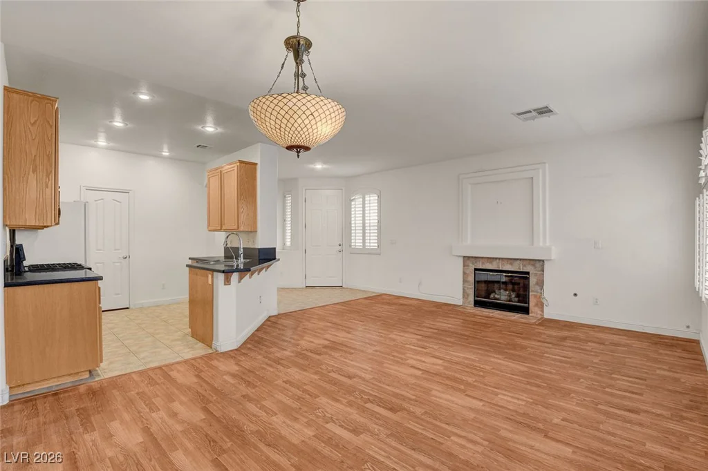 983 Coatbridge, Las Vegas, NV 89145