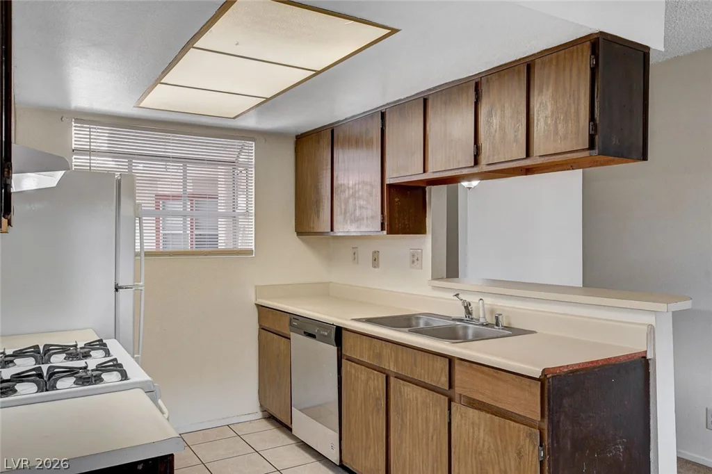 401 Lamb, Las Vegas, NV 89110